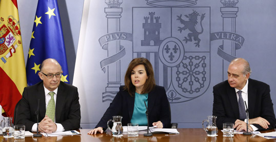 La Vicepresidenta del Gobierno junto al Ministro de Hacienda y el MInistro de Defensa - INEAF